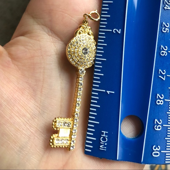 sorrelli sparkly key pendant ๐๐ - Picture 8 of 8
